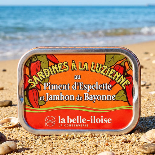Sardines à la Luzienne (mit Tomate, Piment d'Espelette und Bayonner Schinken)