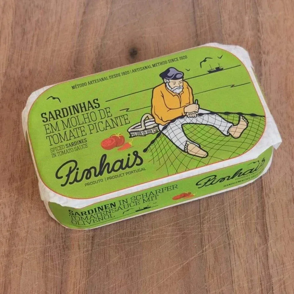 Sardinen in pikanter Tomatensauce